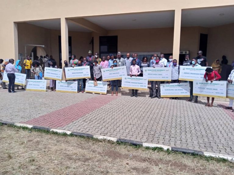 UNIOSUN empowers 16 Alumni with N200,000 for startup